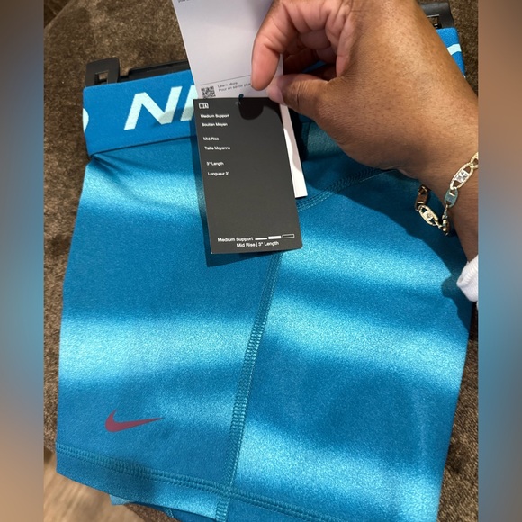 Nike pro 3” Blue Performance Shorts new with tag - Picture 3 of 3